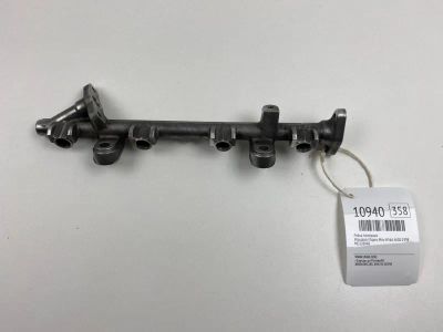 Лот: 20377171. Фото: 1. Рейка топливная Mitsubishi Pajero... Топливная система