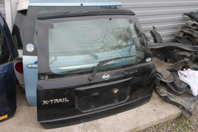 Лот: 3215462. Фото: 1. Дверь задняя багажника Nissan... Кузов