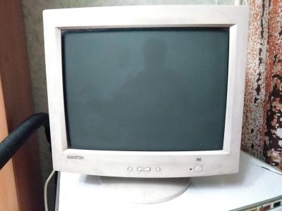Лот: 15655973. Фото: 1. Монитор Samtron 76E. ЖК-мониторы