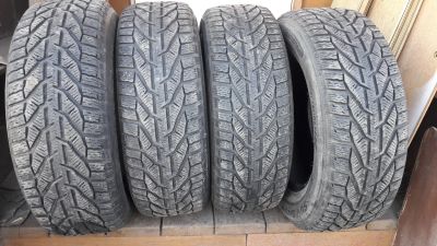 Лот: 25798613. Фото: 1. Шины 235/65r17 Kormoran. Шины