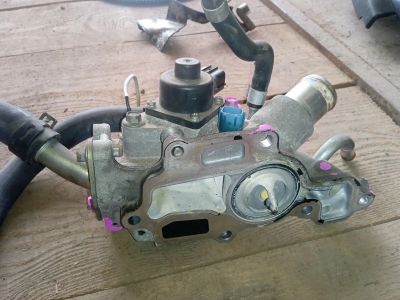 Лот: 22555821. Фото: 1. Блок термостата Nissan Xtrail... Двигатель и элементы двигателя