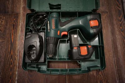 Лот: 6823707. Фото: 1. Шуруповерт Bosch PSR 1200 (2 аккумулятора... Электроинструмент