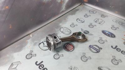 Лот: 23586538. Фото: 1. Шатун Volkswagen Touareg BHK 03H198401A... Двигатель и элементы двигателя