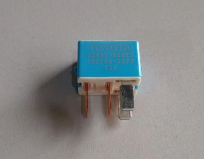 Установка ДХО в поворотники - Toyota Corolla Spacio (E121), 1,5 л, 2002 года сво