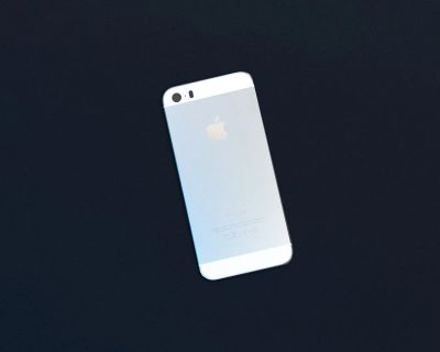 Лот: 19823597. Фото: 1. Корпус iPhone 5S белый (1 класс... Другое (запчасти, оборудование)