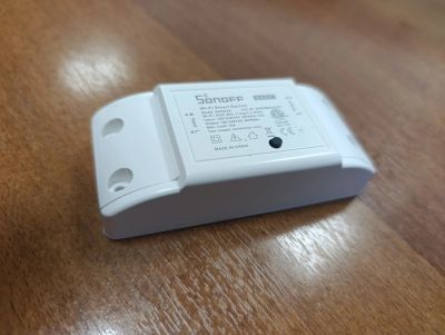 Лот: 25767966. Фото: 1. WiFi реле Sonoff Basic, 10А/2200Ватт... Реле, тумблеры, переключатели