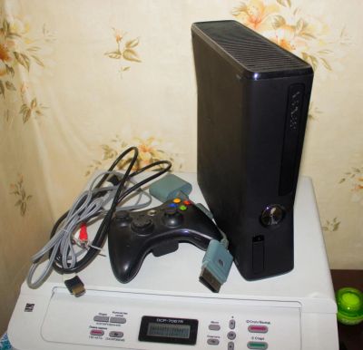 Лот: 9626413. Фото: 1. Xbox 360 Slim FreeBoot 250 gb. Игровые приставки, консоли