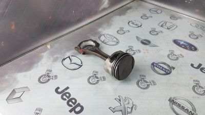 Лот: 23588783. Фото: 1. Поршень с шатуном Land Rover Freelander... Двигатель и элементы двигателя
