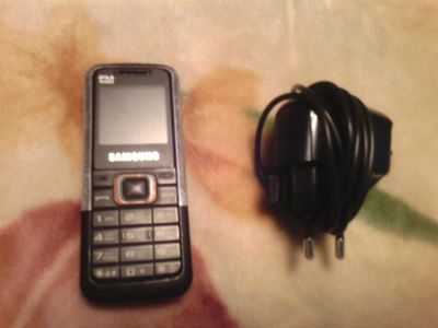 Лот: 3563144. Фото: 1. Телефон Samsung. Кнопочные мобильные телефоны