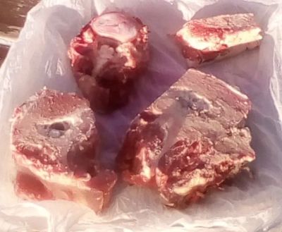 Лот: 24964721. Фото: 1. мясо на бульон на пиленой кости... Мясо, птица, яйцо