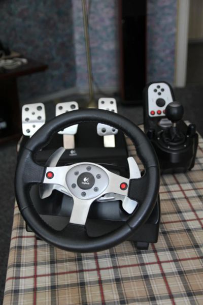 Лот: 7926411. Фото: 1. руль logitech g25 в идеальном... Рули, джойстики