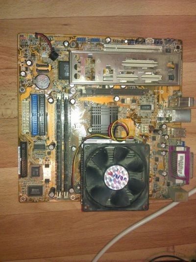 Лот: 4479952. Фото: 1. Asus P4. Материнские платы