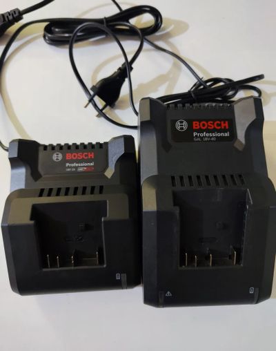 Лот: 20862732. Фото: 1. Зарядное bosch 18v. Электроинструмент