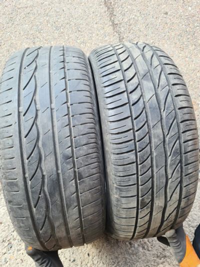 Лот: 20611299. Фото: 1. 2 Шины Bridgestone 215/50R17. Шины