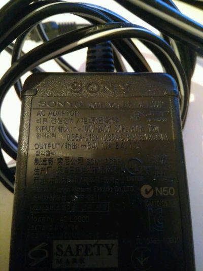 Лот: 15125807. Фото: 1. Блок питания Sony 8.4В 1.7А. Зарядные устройства, блоки питания для бытовой техники