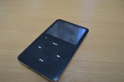 Лот: 4568060. Фото: 1. Apple iPod Classic 80 Gb Black. Плееры