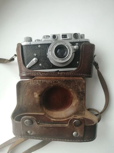 Лот: 25805863. Фото: 1. Винтажный фотоаппарат Зоркий 2. Плёночные компактные