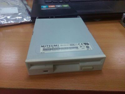 Лот: 7784909. Фото: 1. FDD floppy привод Mitsumi (состояние... Приводы CD, DVD, BR, FDD