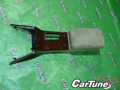 Лот: 10617919. Фото: 1. бардачок подлокотник toyota crown... Салон