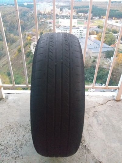 Лот: 16660611. Фото: 1. Всесезонная шина Bridgestone Sneaker... Шины