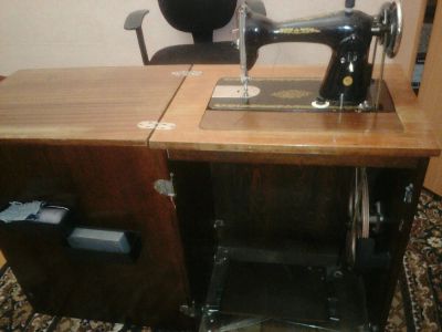 Лот: 7184468. Фото: 1. Швейная машинка "чайка". Швейная, вязальная