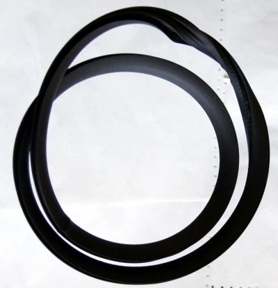 Лот: 21364366. Фото: 1. Уплотнение капота SUZUKI 61112-95J00-000. Запчасти для лодок, катеров, лодочных моторов