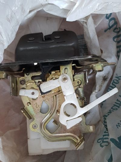 Лот: 15716366. Фото: 1. Замок на 5 дверь субару аутбек. Механические блокираторы и противоугонные устройства