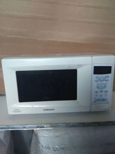 Лот: 19294765. Фото: 1. Микроволновка Samsung немного... Микроволновки, мини-печи