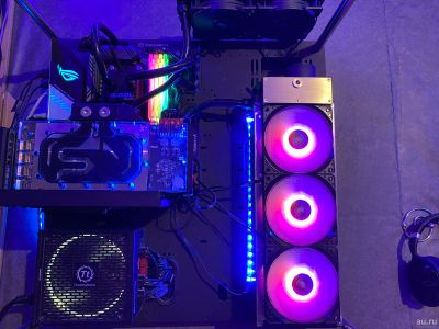 Лот: 17125297. Фото: 1. AMD Radeon VII. Видеокарты