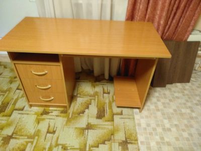 Лот: 15210666. Фото: 1. стол письменный. Компьютерные и письменные столы