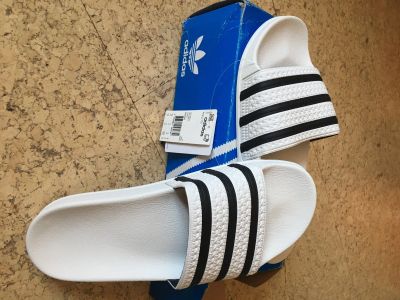 Лот: 17058110. Фото: 1. сланцы Adidas оригинал. Шлепанцы, сланцы