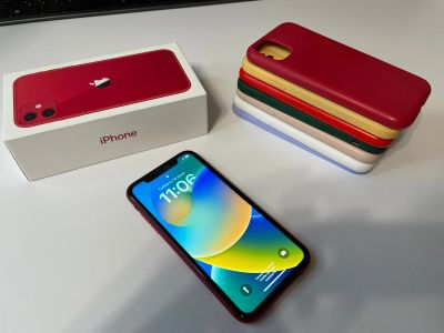 Лот: 20518915. Фото: 1. iPhone 11 128 gb красный (product... Смартфоны
