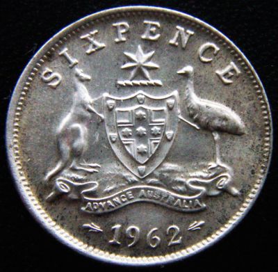 Лот: 9404717. Фото: 1. Австралия 6 пенсов серебром 1962. Австралия и Океания