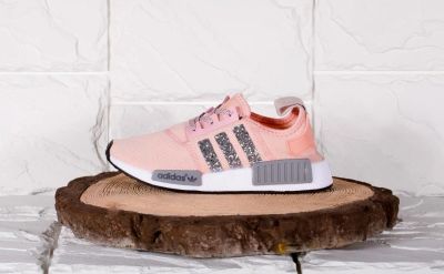Лот: 10787854. Фото: 1. Кроссовки женские Adidas NMD R1... Кеды, кроссовки, слипоны