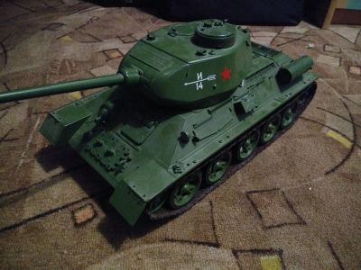 Лот: 10309321. Фото: 1. Коллекционная модель танка Т-34-85... Военная техника