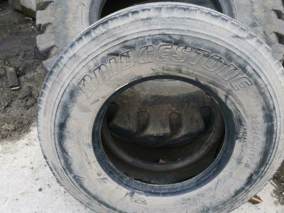 Лот: 15986046. Фото: 1. Bridgestone 225/90 r17.5. Шины