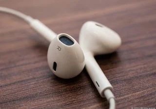 Лот: 4849414. Фото: 1. Наушники earpods оригинал новые. Красноярск