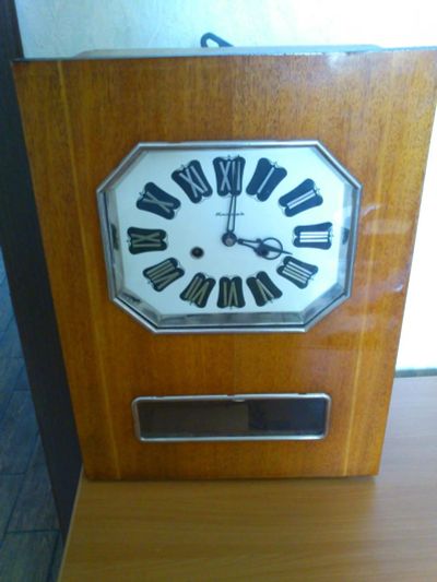 Лот: 11154361. Фото: 1. Часы настенные Янтарь, СССР, бу. Часы настенные, настольные