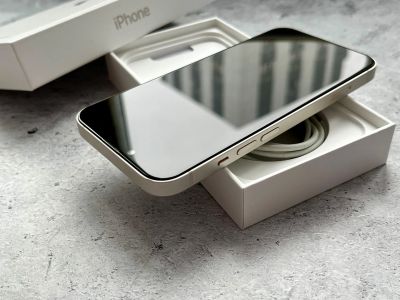 Лот: 25127623. Фото: 1. iPhone 13 128GB Starlight. Смартфоны