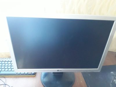 Лот: 14937689. Фото: 1. Монитор lg flatron w1942. ЖК-мониторы
