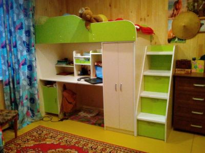 Лот: 4822985. Фото: 1. Кровать чердак стол. Детские кровати и кроватки