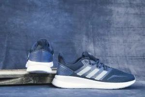 Лот: 13967007. Фото: 1. Кроссовки Adidas Falcon w Navy... Кеды, кроссовки, слипоны