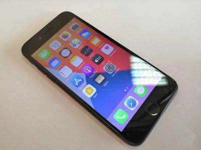 Лот: 17472900. Фото: 1. iPhone 7 128gb black. Смартфоны