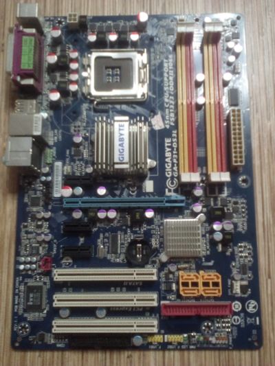 Лот: 11605429. Фото: 1. Материнская плата Gigabyte GA-P31-DS3L. Материнские платы