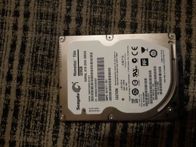 Лот: 14904907. Фото: 1. Seagate Momentus 320gb. Жёсткие диски (HDD)