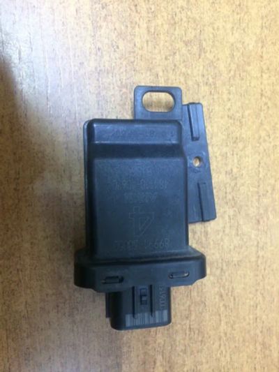 Лот: 21411166. Фото: 1. датчик замка двери Toyota Camry... Двигатель и элементы двигателя