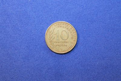 Лот: 14933510. Фото: 1. Монета Франция 10 сантимов 1964г. Европа