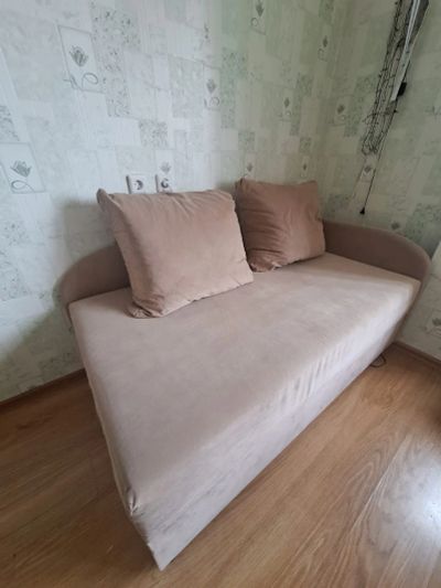 Лот: 23571260. Фото: 1. Небольшой диван. Диваны