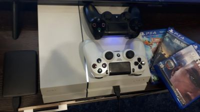 Лот: 12679705. Фото: 1. Ps4 500 Gb + Внешний Hdd на 1Tb... Игровые приставки, консоли
