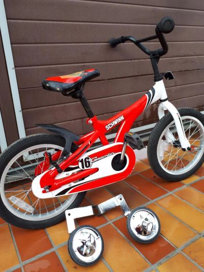 Лот: 9585473. Фото: 1. Продам детский велосипед Schwinn... Красноярск